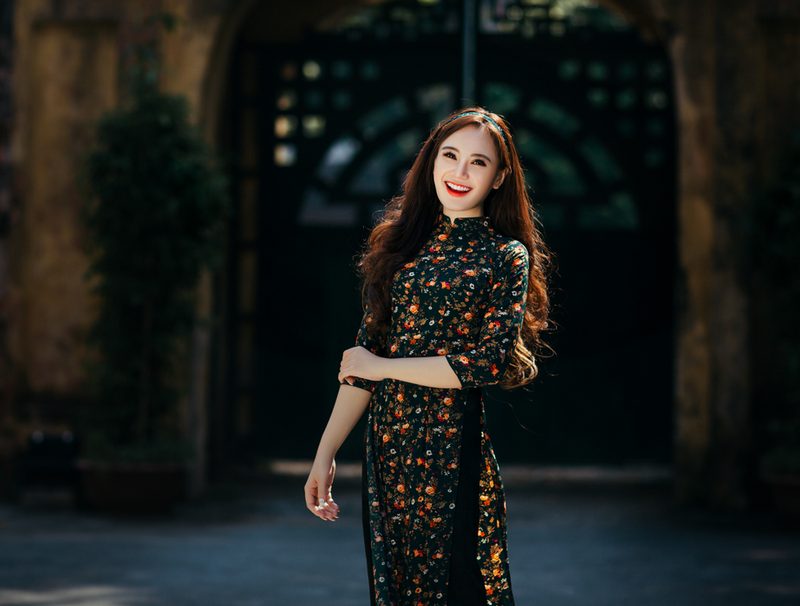 Rộ style chụp ảnh áo dài cô ba Sài Gòn giữa lòng Hà Nội