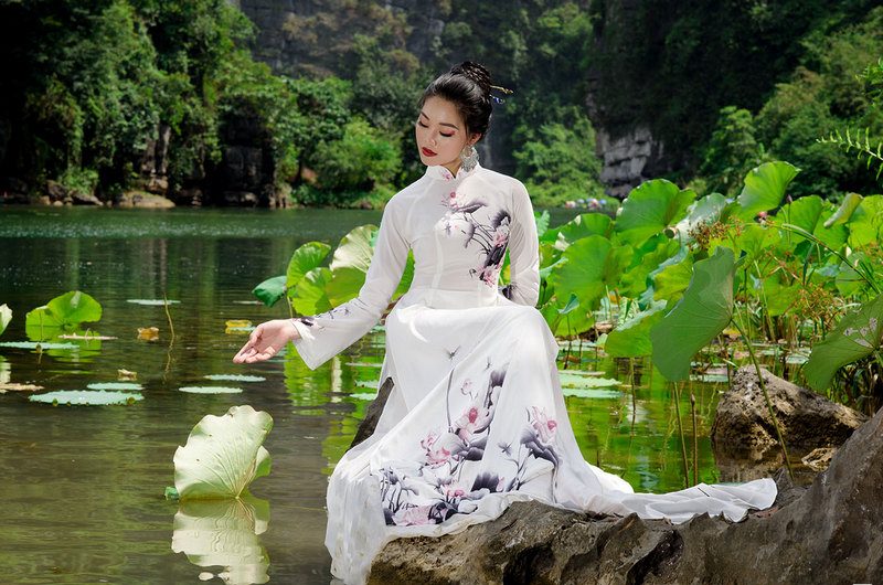 Ý tưởng chụp ảnh áo dài ở Tràng An Ninh Bình thu hút nhất