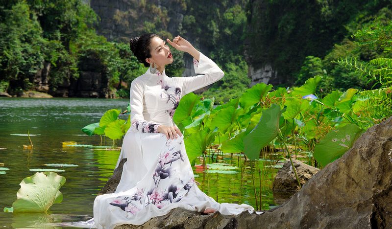 Ý tưởng chụp ảnh áo dài ở Tràng An Ninh Bình thu hút nhất
